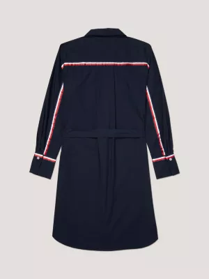 Vestido camisa na altura do joelho com estampa de listras e logo adaptável