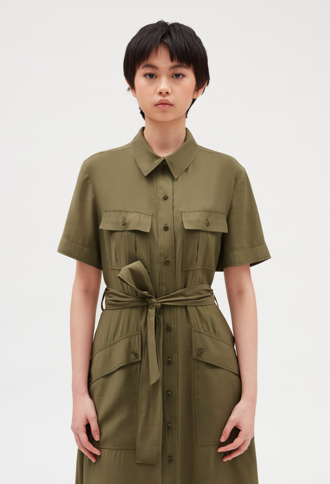 Robe midi fluide manches courtes
