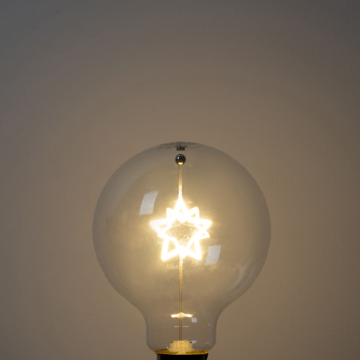 Kerst E27 LED lamp ster filament G95 helder 1.8W 120 lm 2700K