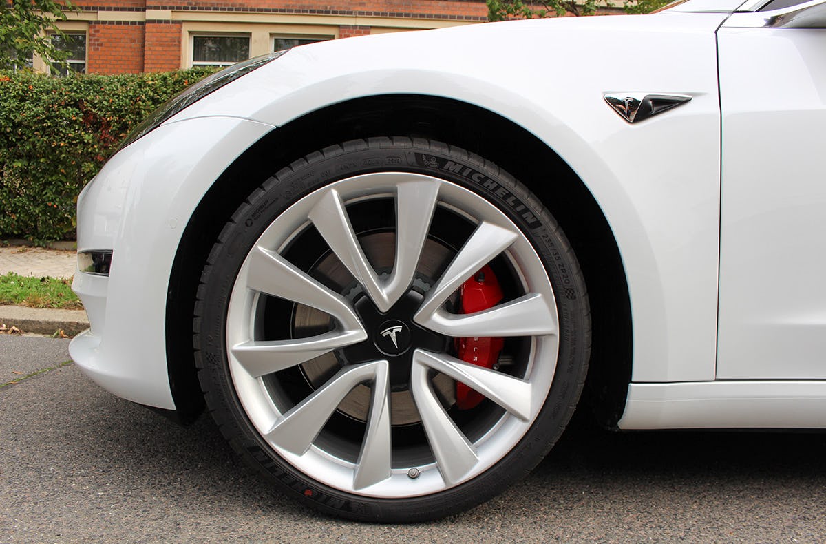 Tesla Model 3 Performance mieten Dresden (1 Tag)