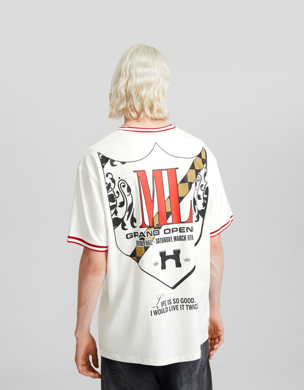 Camiseta de manga curta com estampa e modelagem quadrada