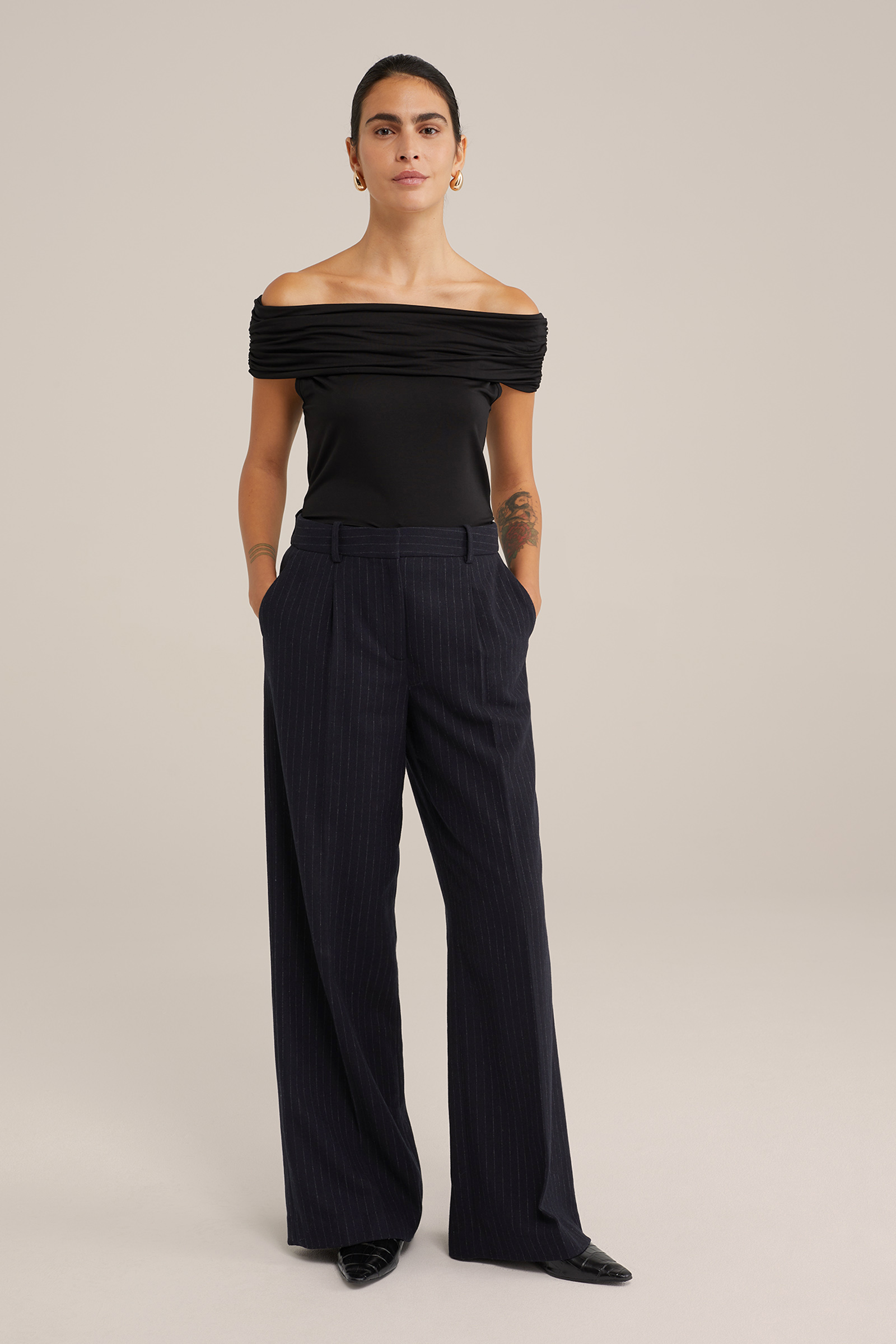 off-shoulder top WE Studio Zwart