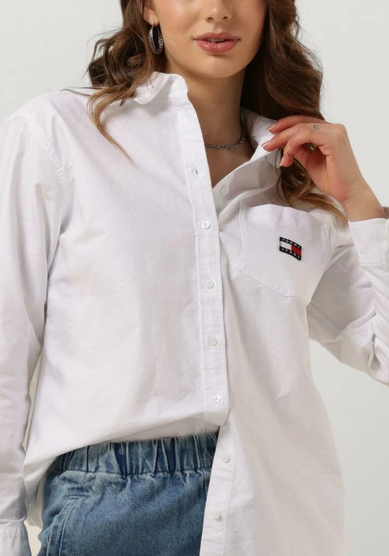 TOMMY JEANS witte tommy jeans blouse tjw badge boyfriend