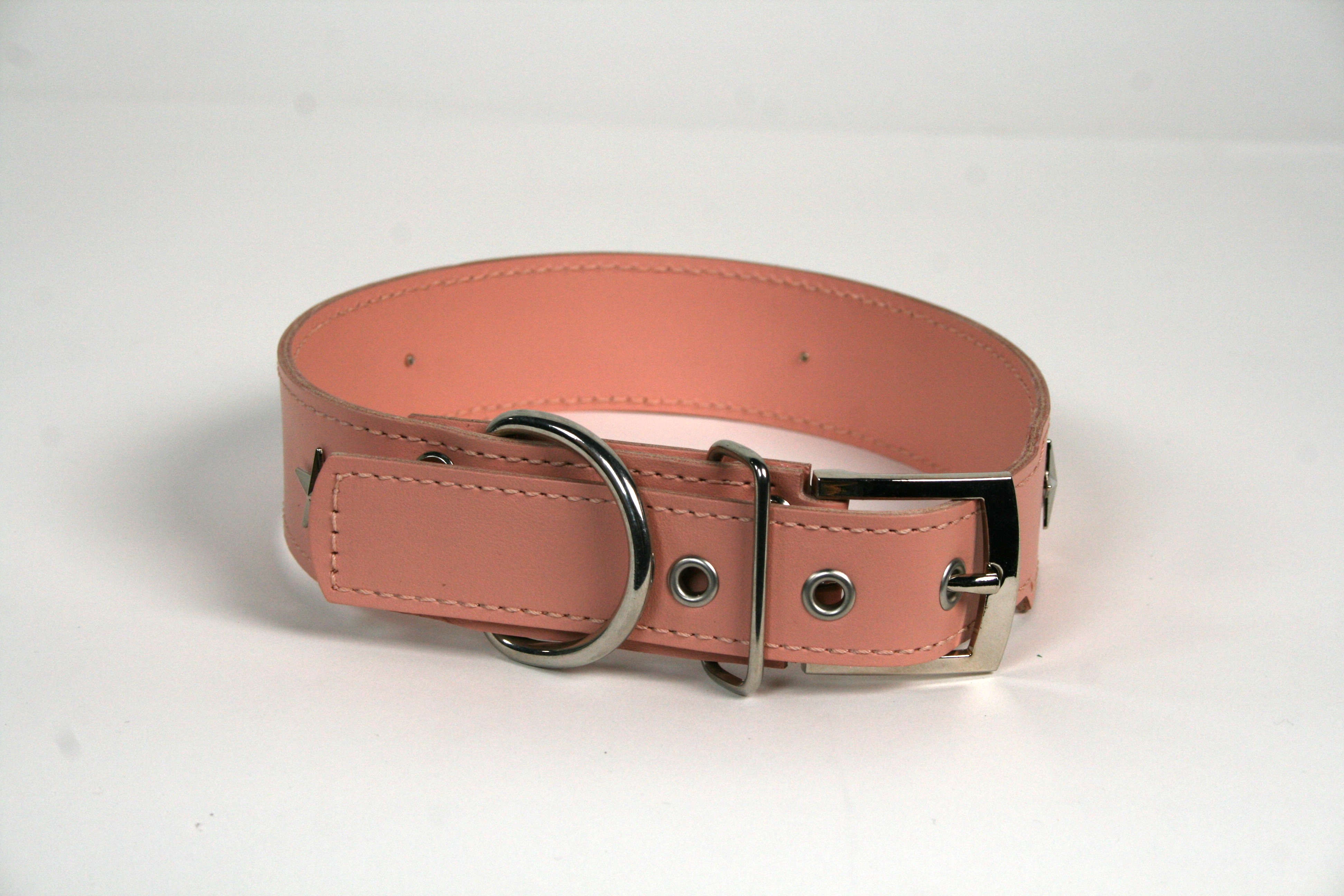 Colar de couro rosa com estrela