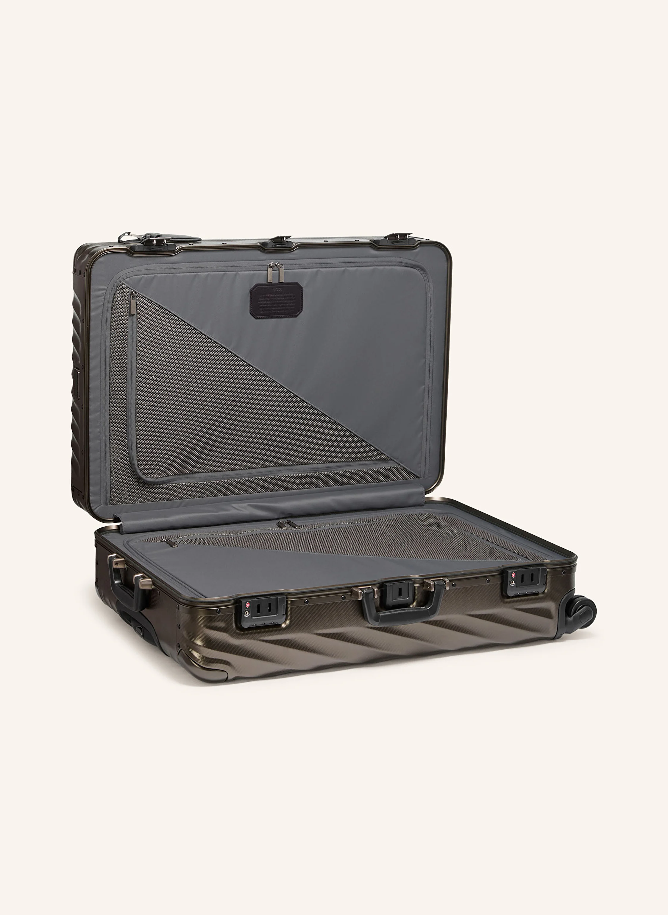 TUMI 19 DEGREE ALUMINIUM Trolley INTERNATIONAL