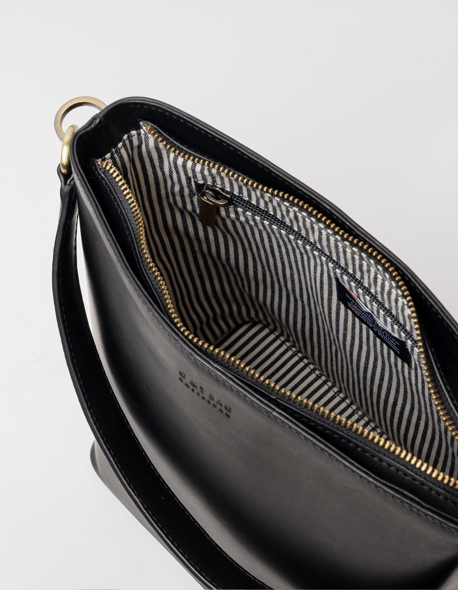 Bobbi Bucket Bag Maxi - Black Classic Leather