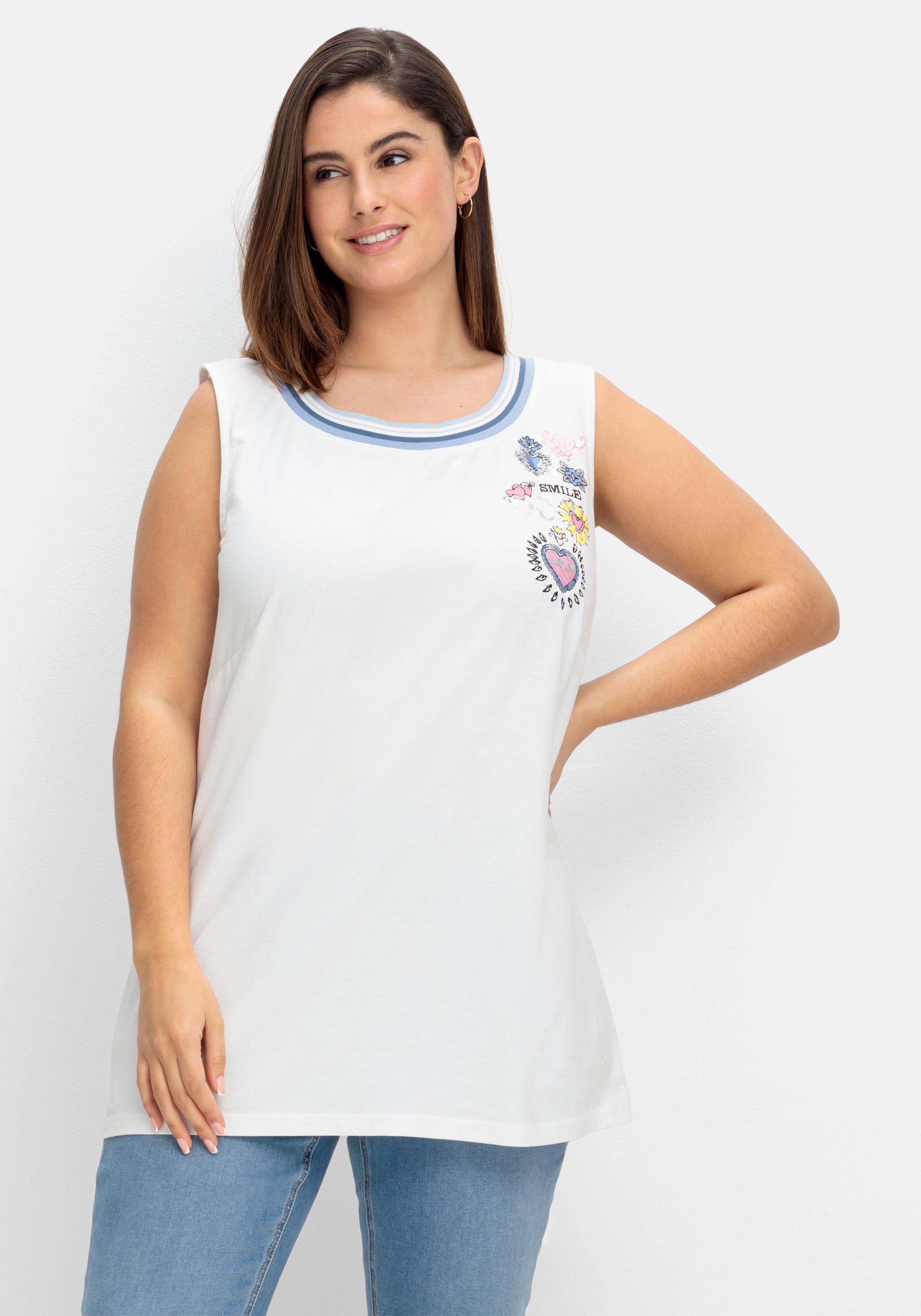 Top mit gestreifter Rippblende und Wordingprint