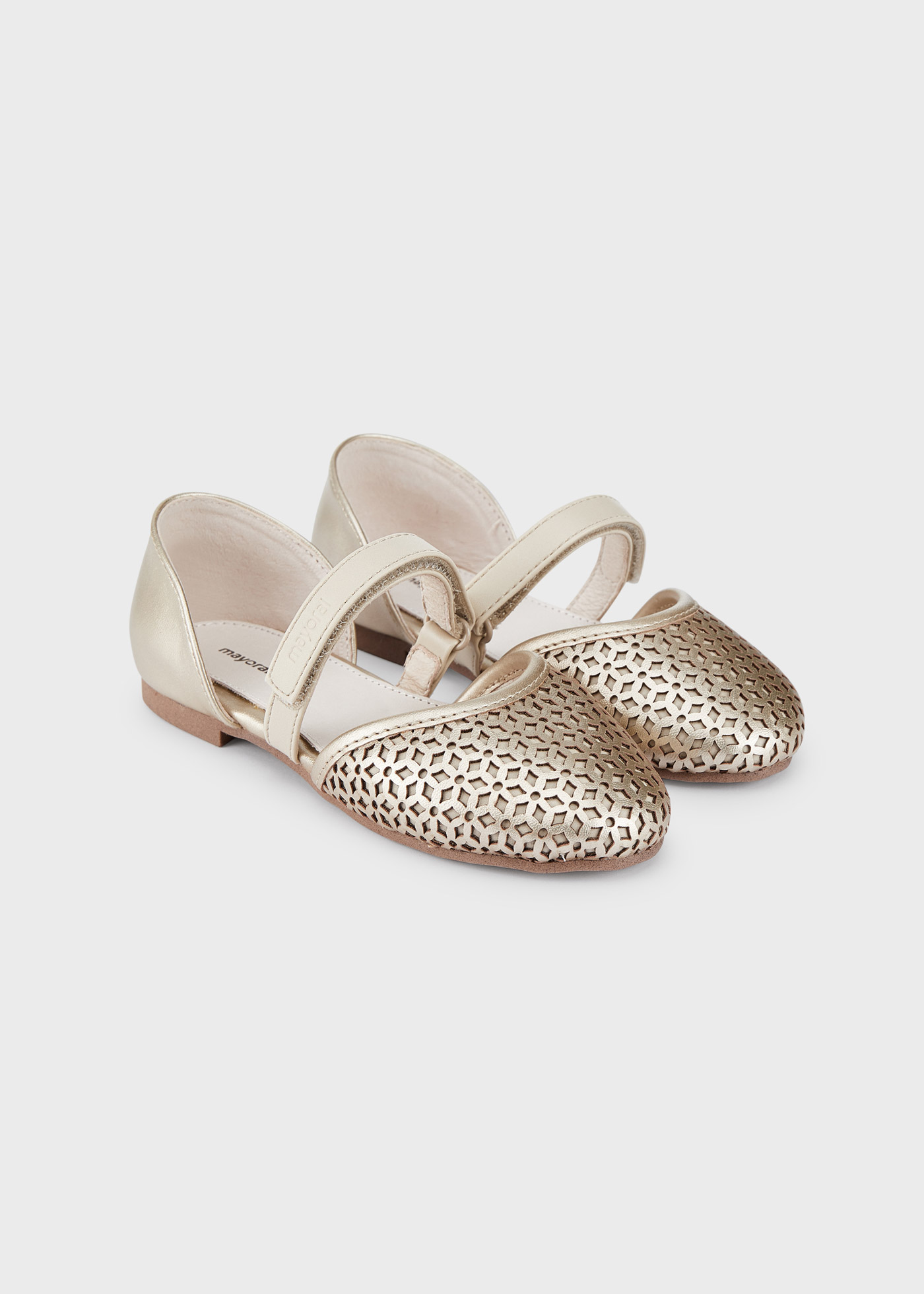 Sapatilha aberta com fecho de velcro para meninas