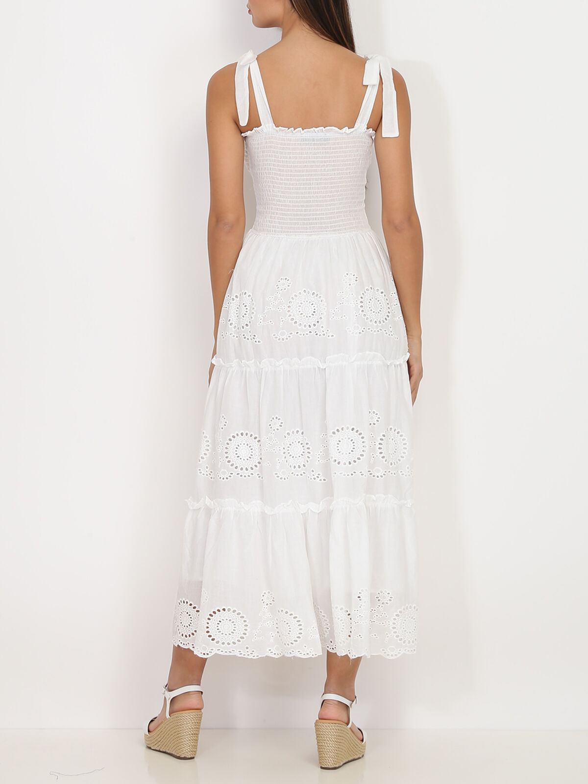 Robe longue à volants et broderie- Blanc