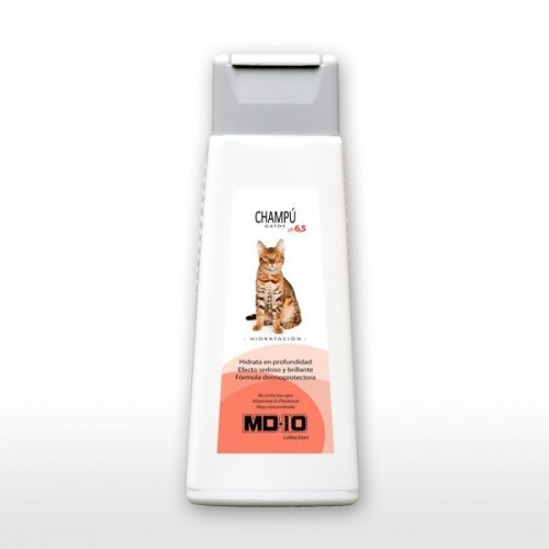 Shampoo para gatos sem parabenos com D-Pantene hidratante.