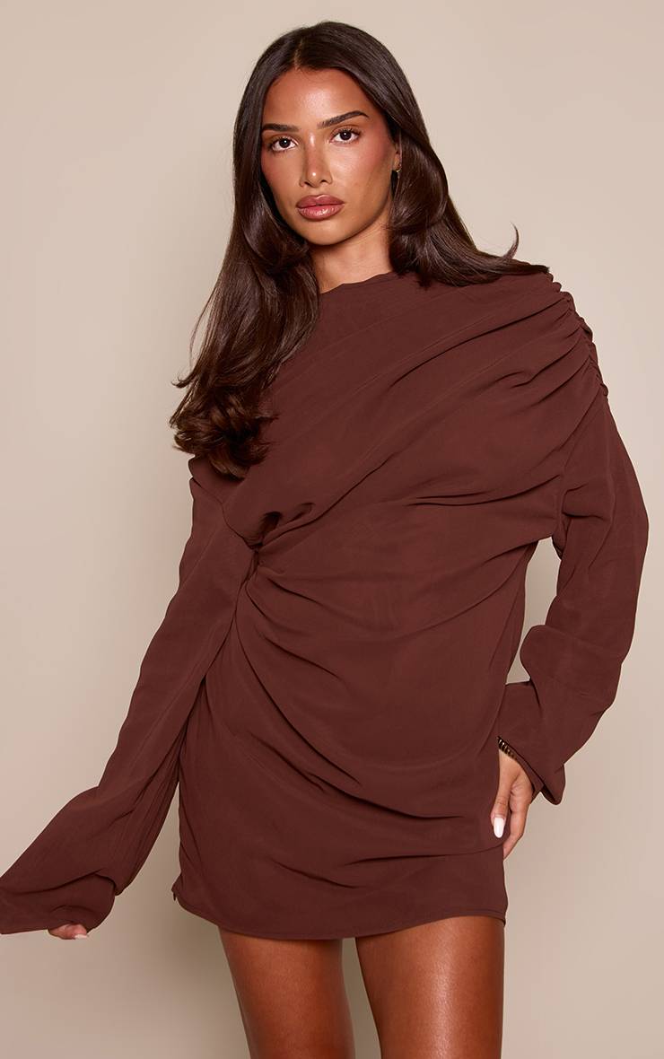 Chocolat Robe Moulante Drapée En Mousseline