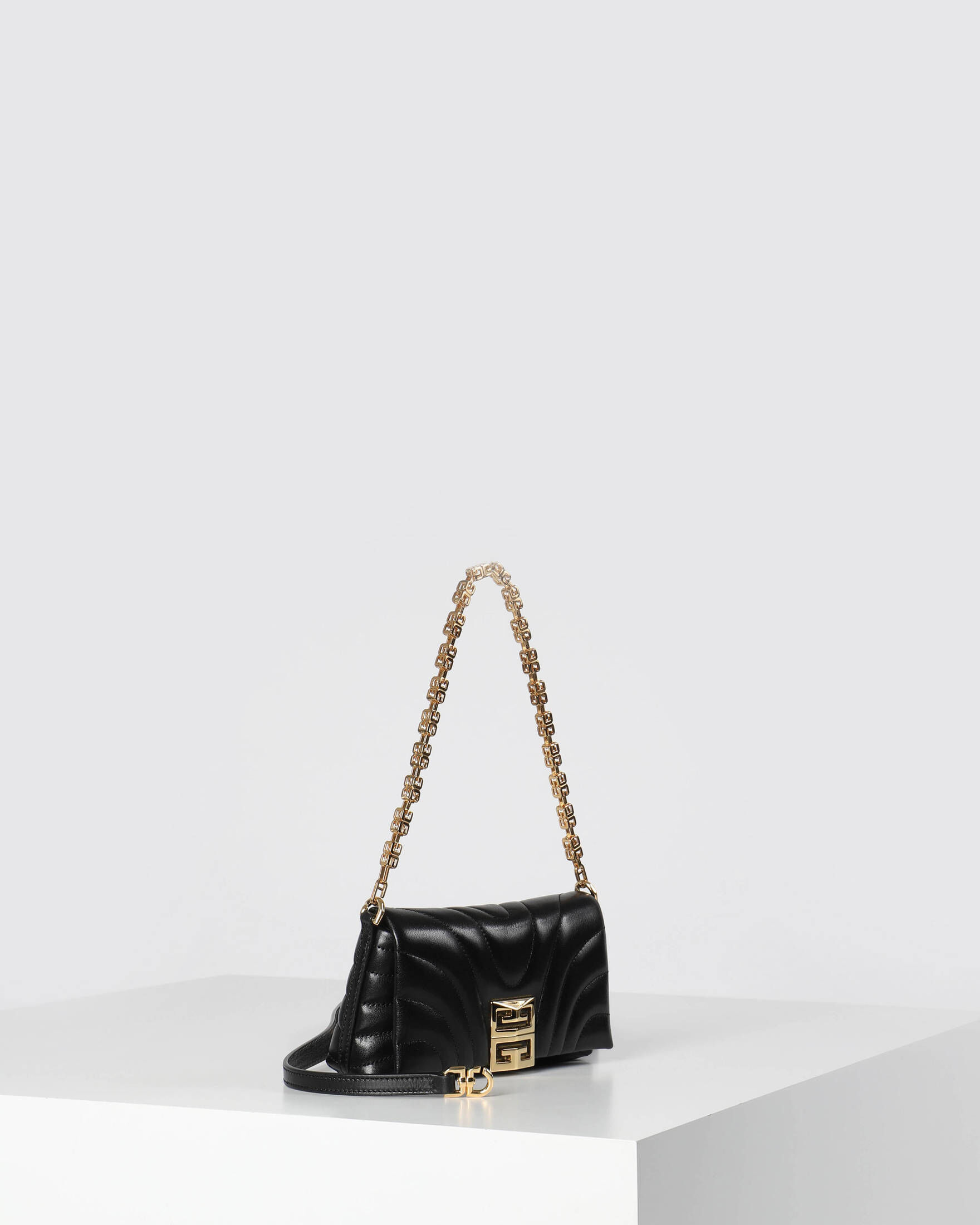 Givenchy| Damen Schultertasche MICRO 4G SOFT BAG aus Kalbsleder