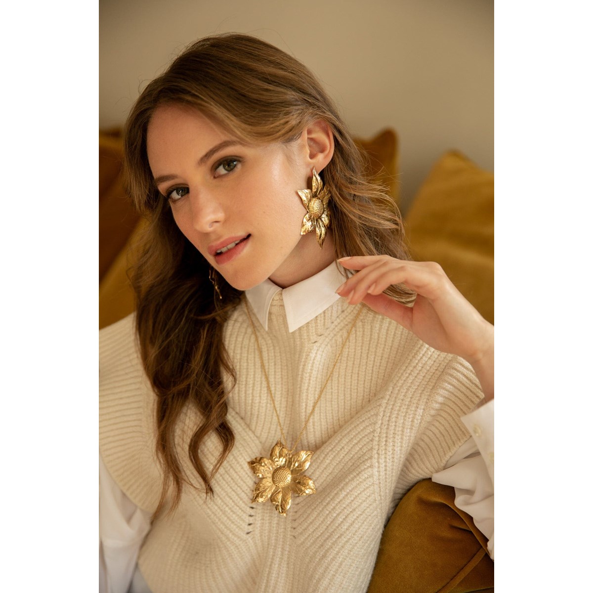 maxi boucles d'oreilles puces fleurs doré à l'or fin - HESPÉRIS