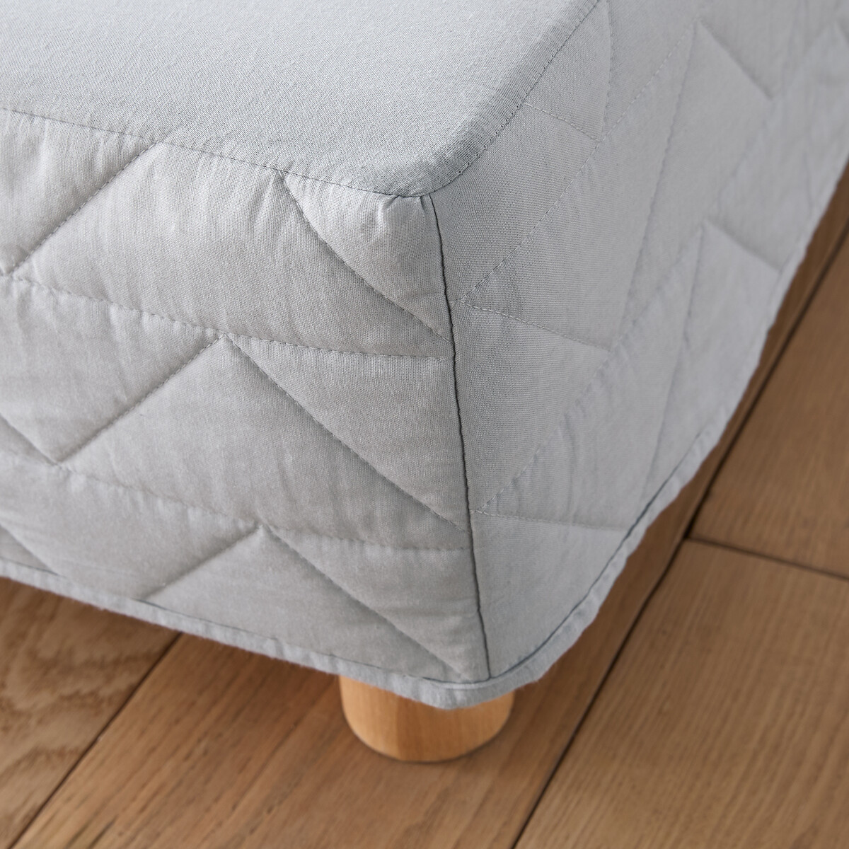 LA REDOUTE INTERIEURS<br>Grade de cama acolchoada Zig-Zag Scenario