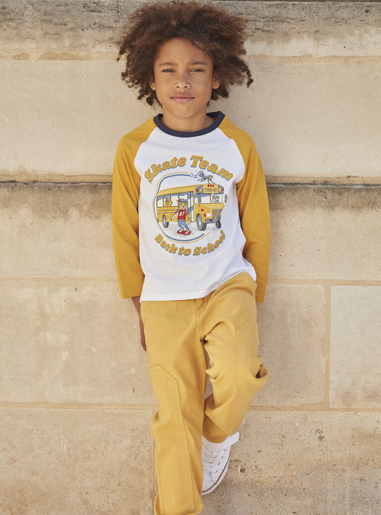 T-shirt blanc à motif bus scolaire