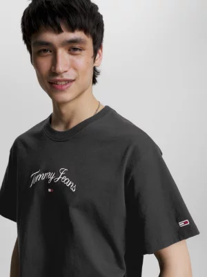 Camiseta com logo e modelagem relaxada
