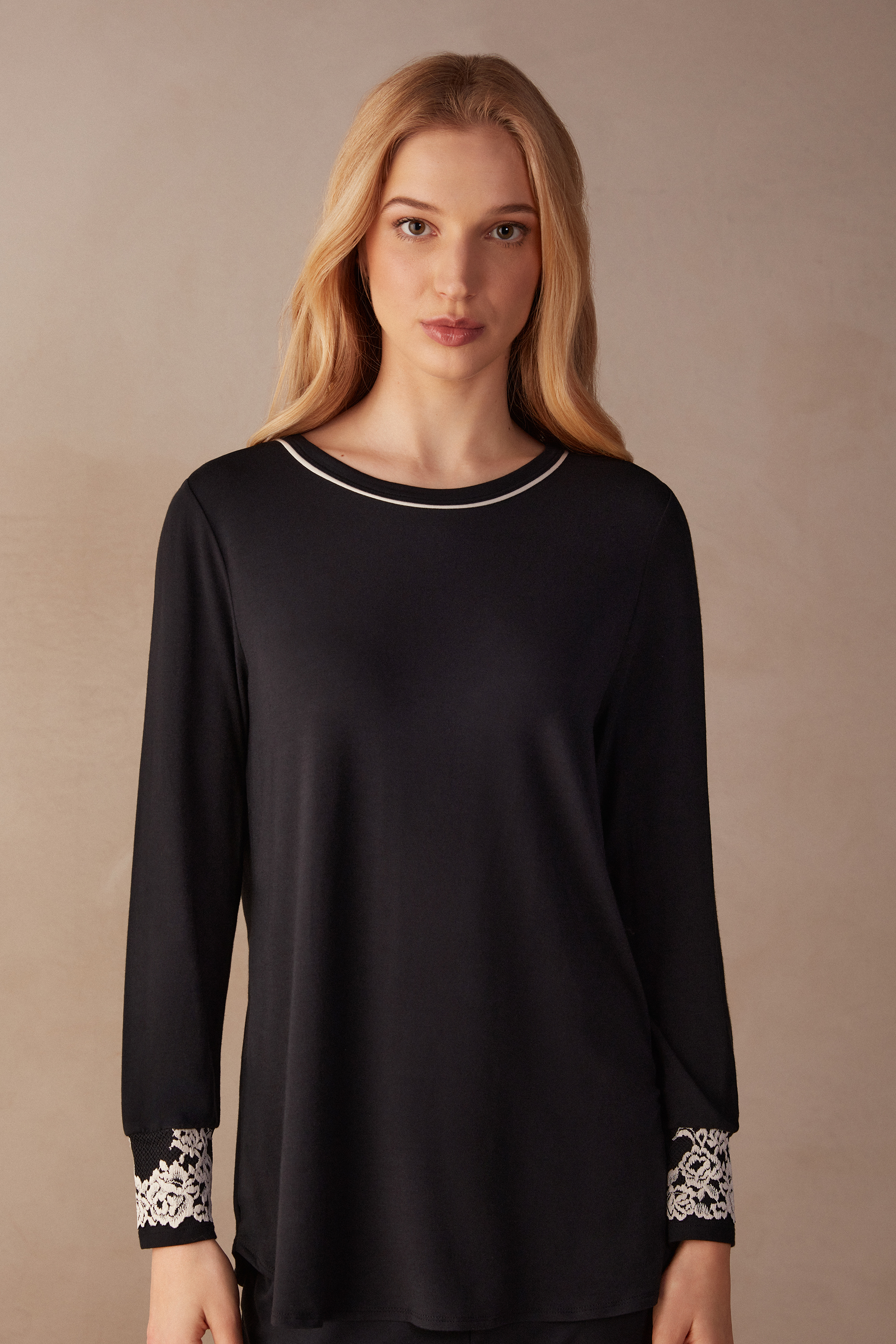 Camiseta modal com lindas flores