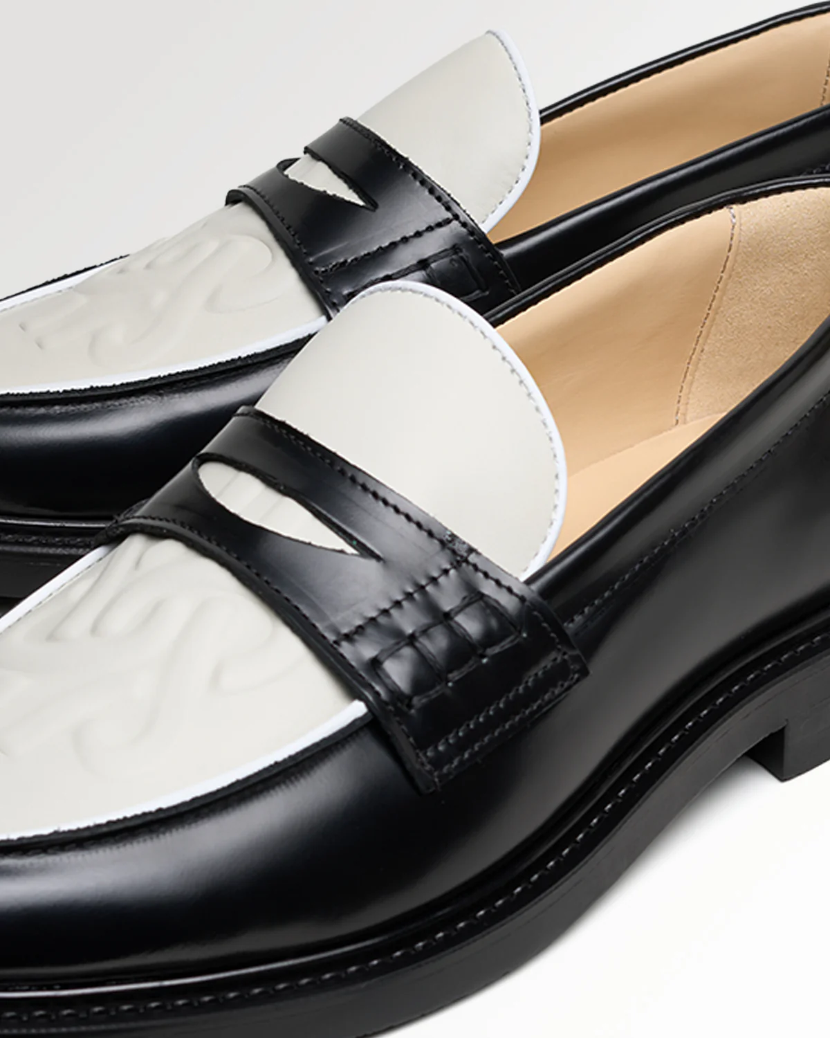 Loafer Gowtu Solid Off White