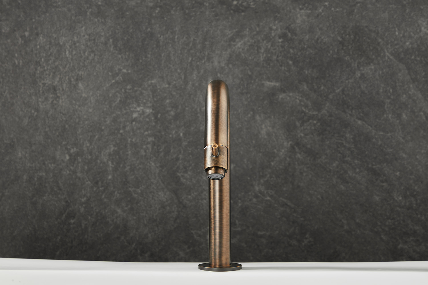 Saniclear Antique gebogen fonteinkraan verouderd messing