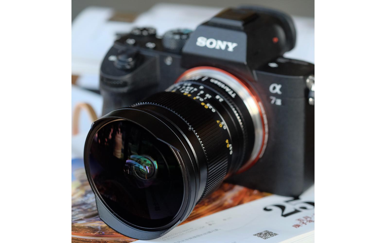 Festbrennweite 11mm F/2.8 – Sony E-Mount<br>Fischaugenobjektiv mit grandiosem Weitwinkel-Sichtfeld