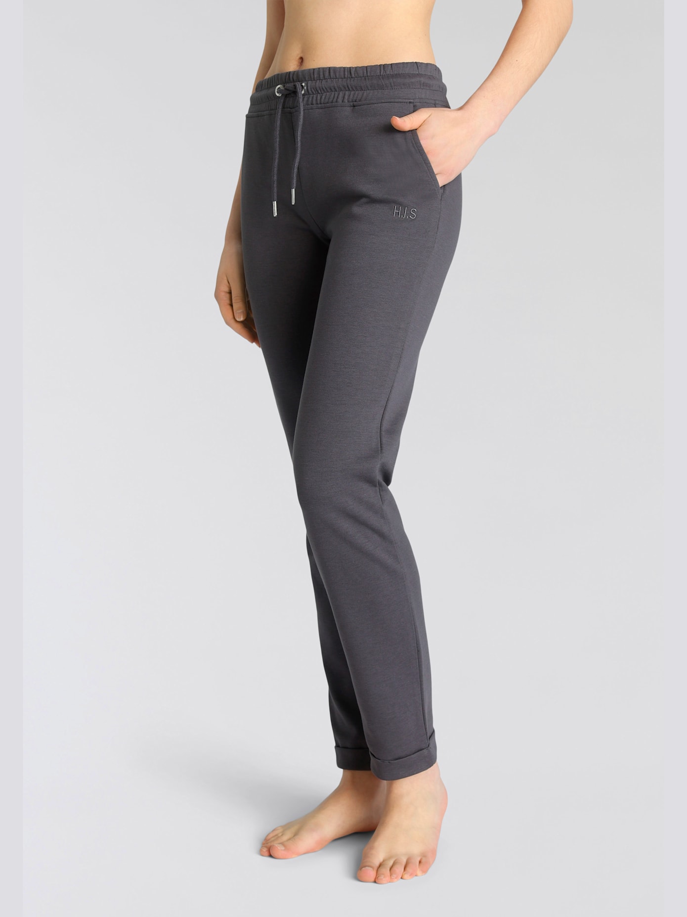 Pantalon basique avec petit logo brodé