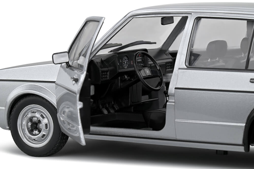 1:18 Volkswagen Golf L silber