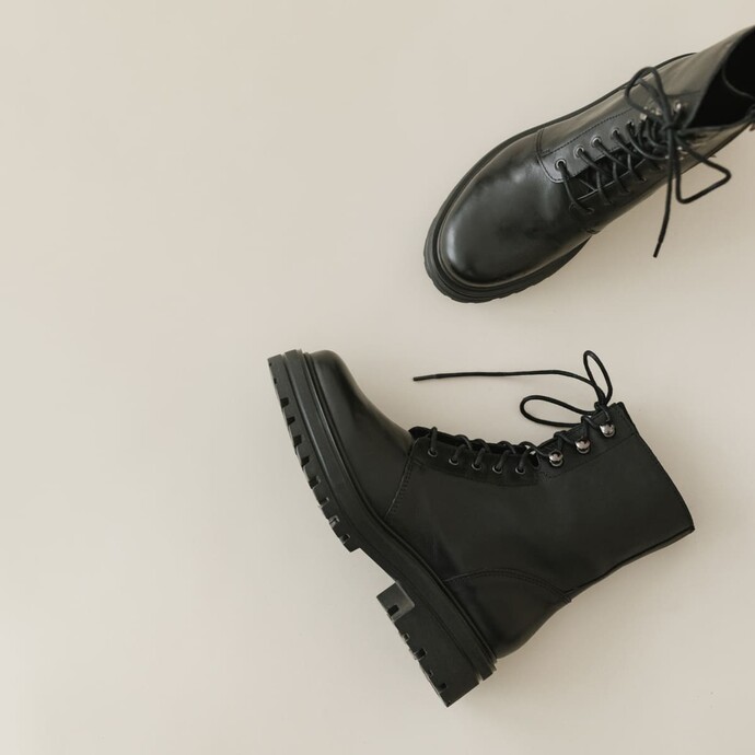 Bottines à lacets  en cuir noir