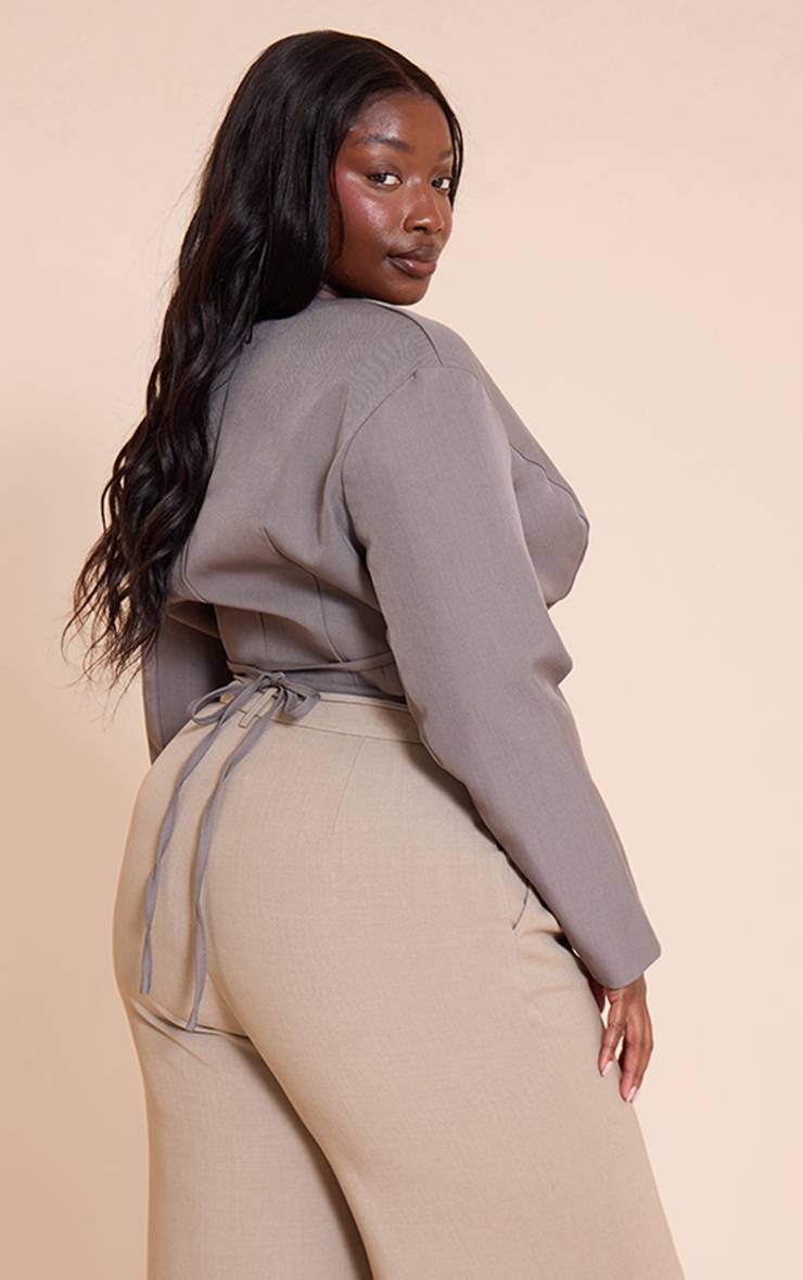 Charcoal Grey Blazer Grande Taille Cache-cœur Avec Ceinture À Nouer À La Taille