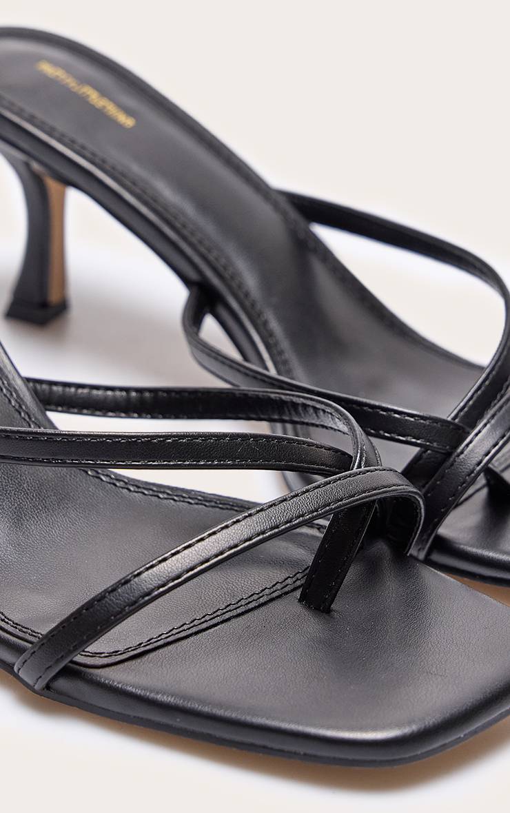 Noir Mules À Talon Mi-haut En Synthétiquecuir Avec Bride Entre-orteils Et Bout Carré