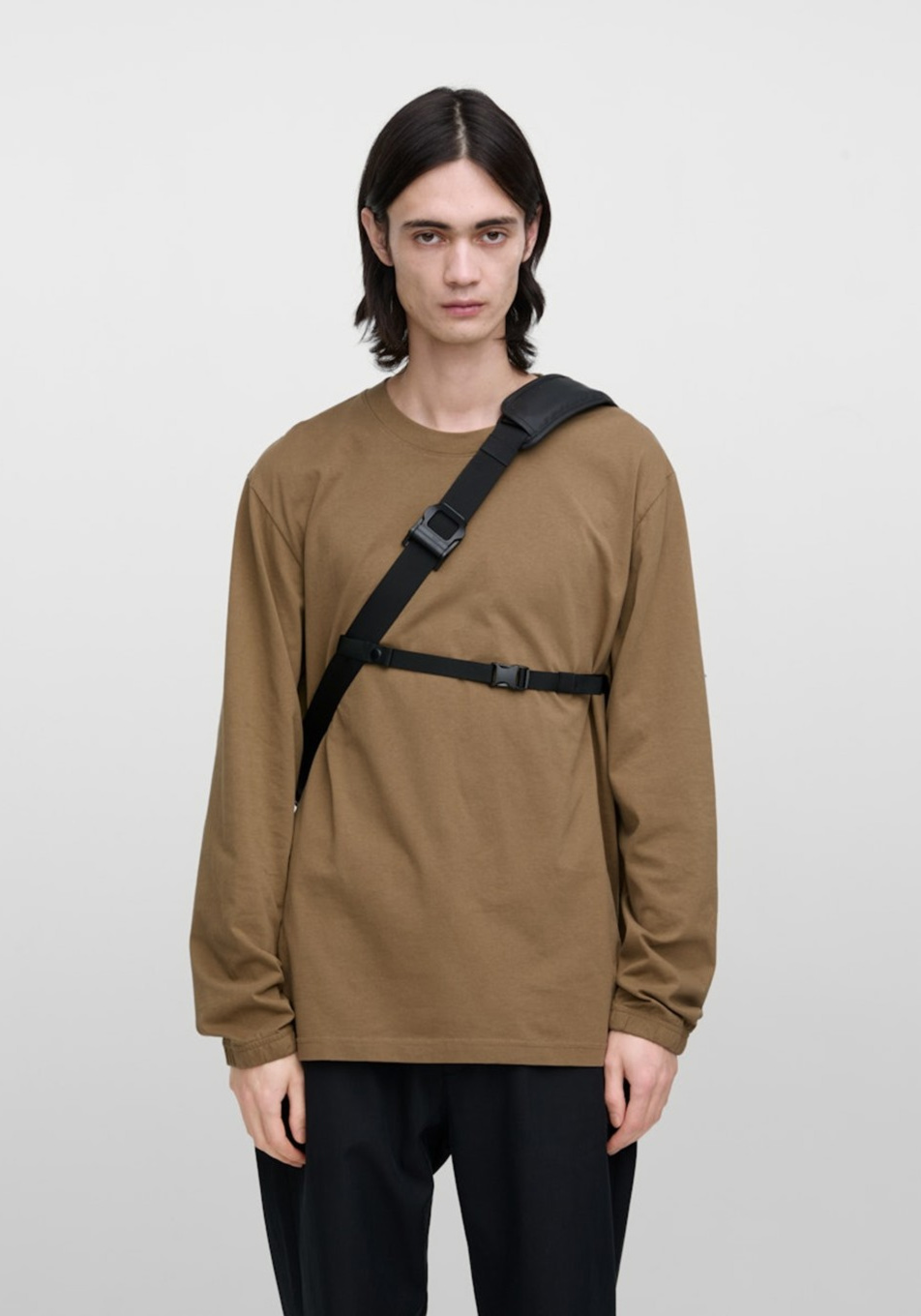 Sandqvist Schultertasche Stream Messenger Black