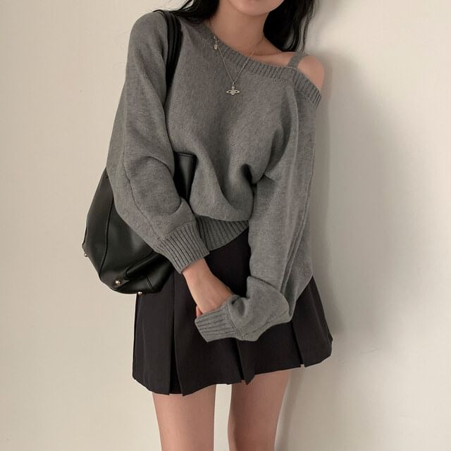 Coris - Asymmetrische hals-cold-shoulder trui
