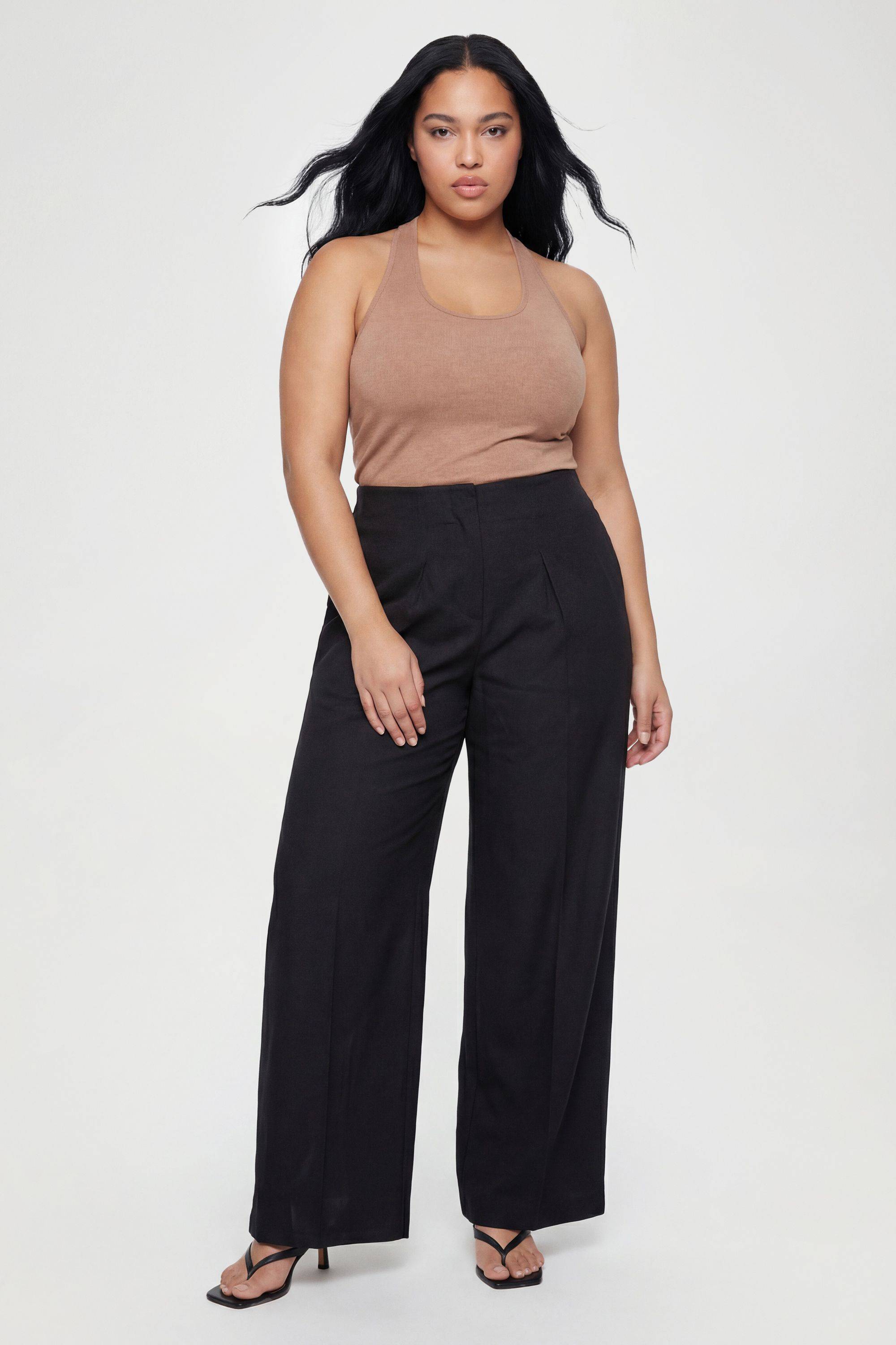 boohoo Pantalon À Pinces Devant Grande Taille
