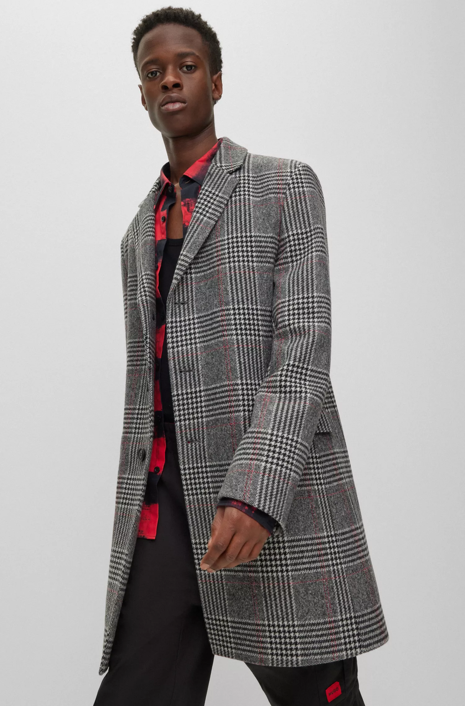 Casaco HUGO vermelho, corte slim, em mistura de lã xadrez.