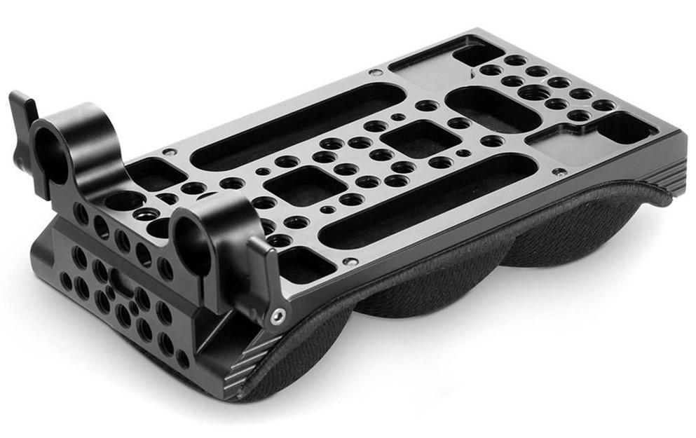 Adapter Universal Shoulder Pad With 15mm RailBlockPolsterpad, welches für den Gebrauch auf der Schulter geeignet ist