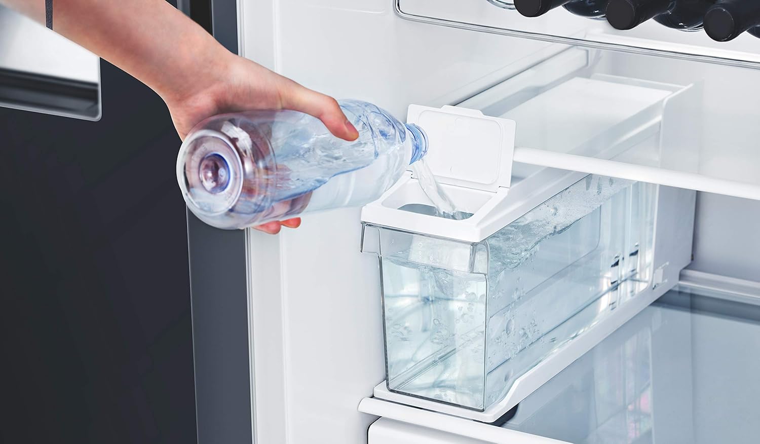 Hisense RS694N4TFE frigo américain Autoportante 562 L E Noir