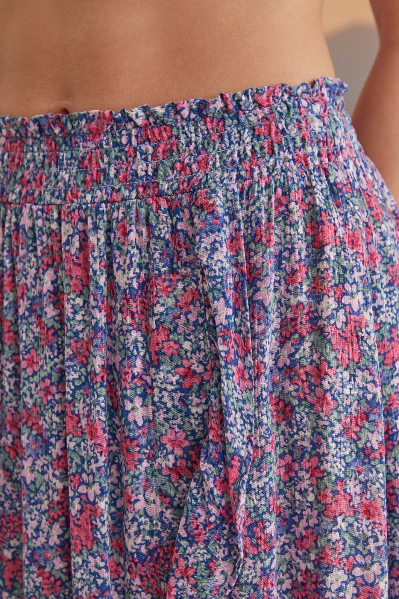 Saia longa rosa com estampa floral