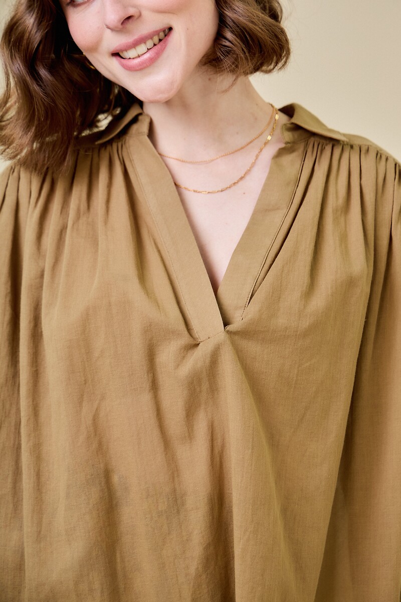 ATÉ BREVE<br>Blusa de manga curta com decote em V