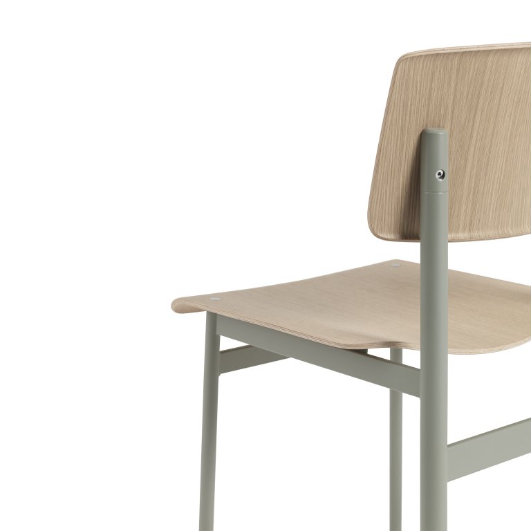 Muuto Loft barkruk 65cm zwart/eiken