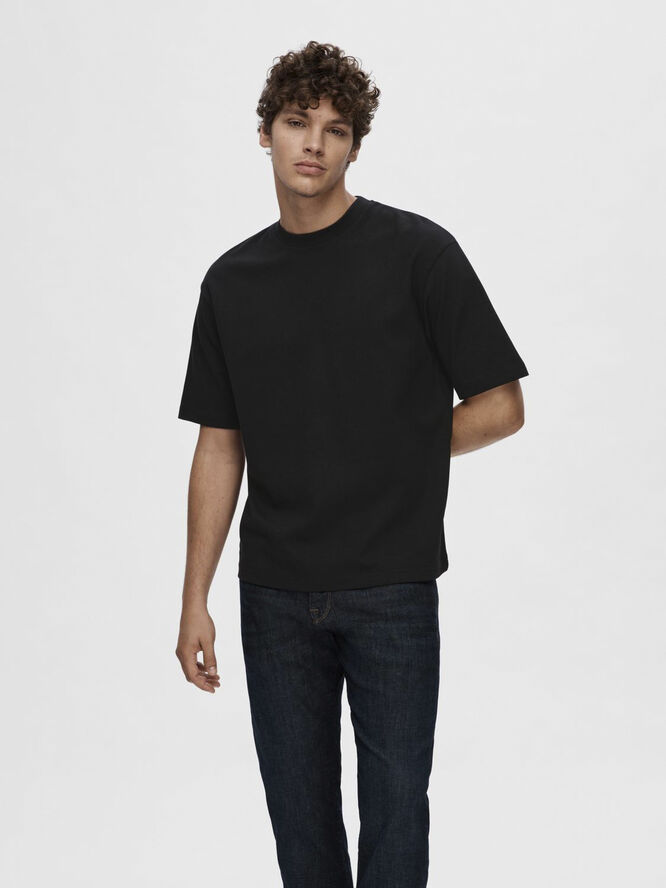 Selected Homme SLHLOOSEOSCAR SS O-NECK TEE NOOS Sort