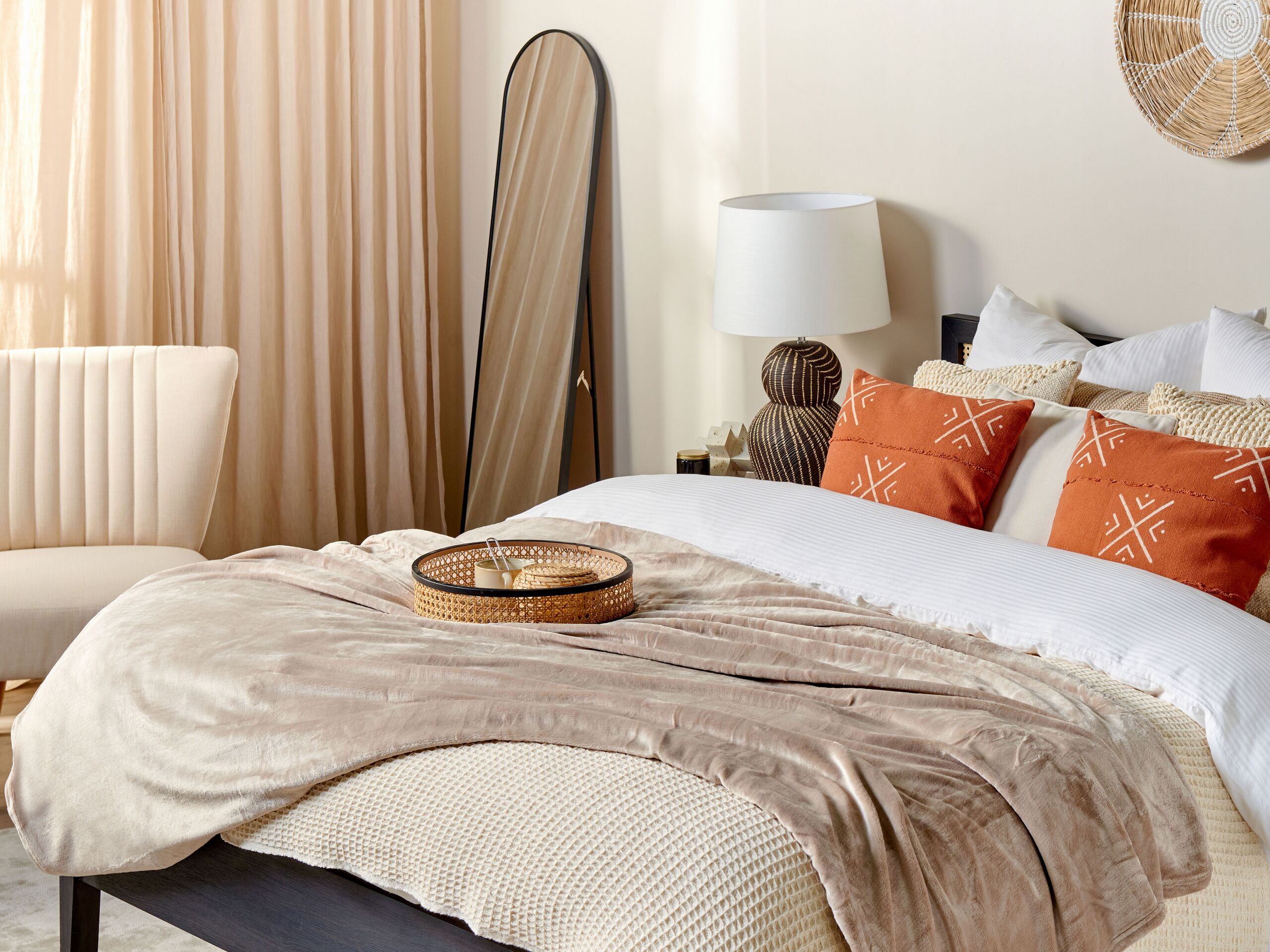 Beliani - BAYBURT - Deken - Beige - 150 x 200 cm - Polyester