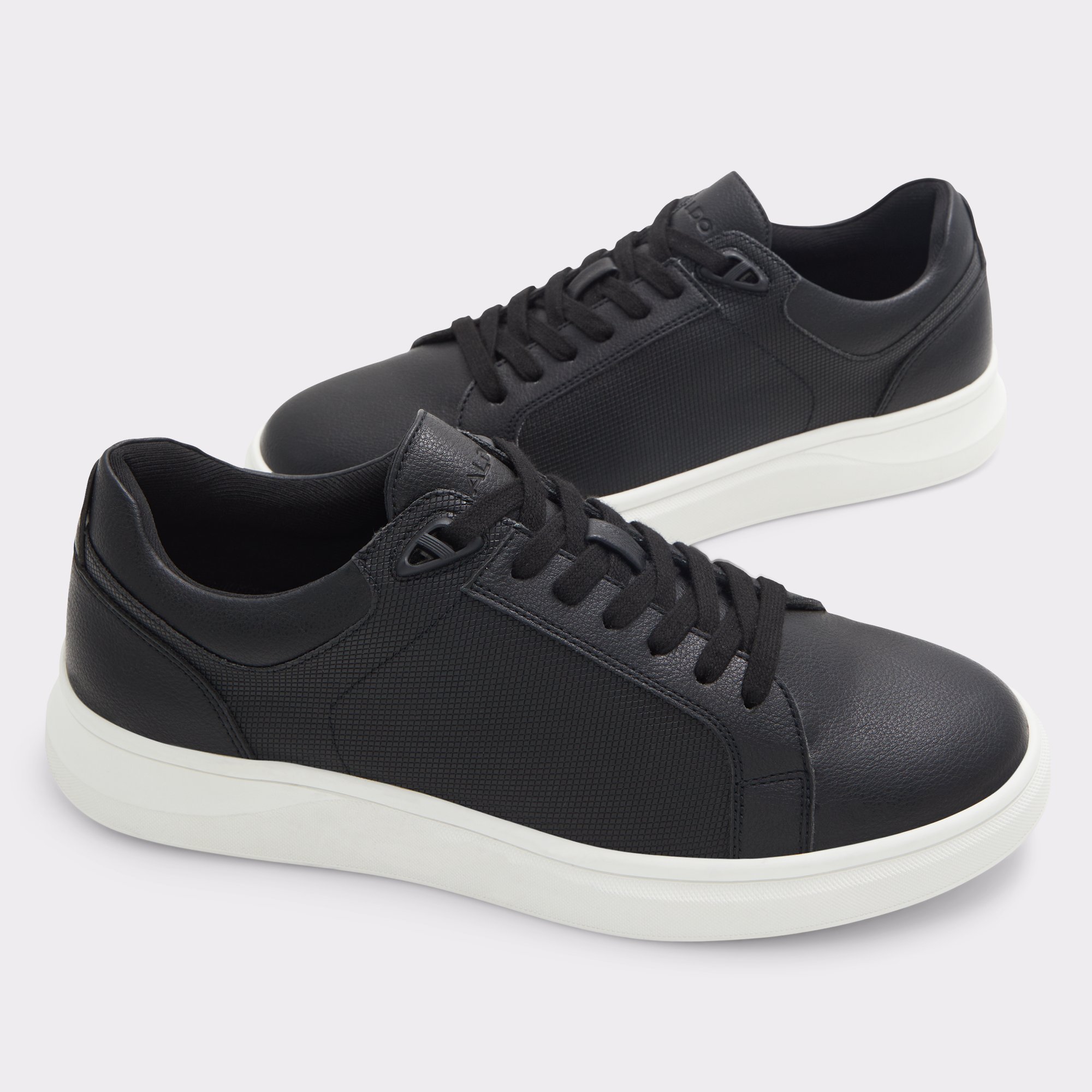 Caecien Black Men Low top