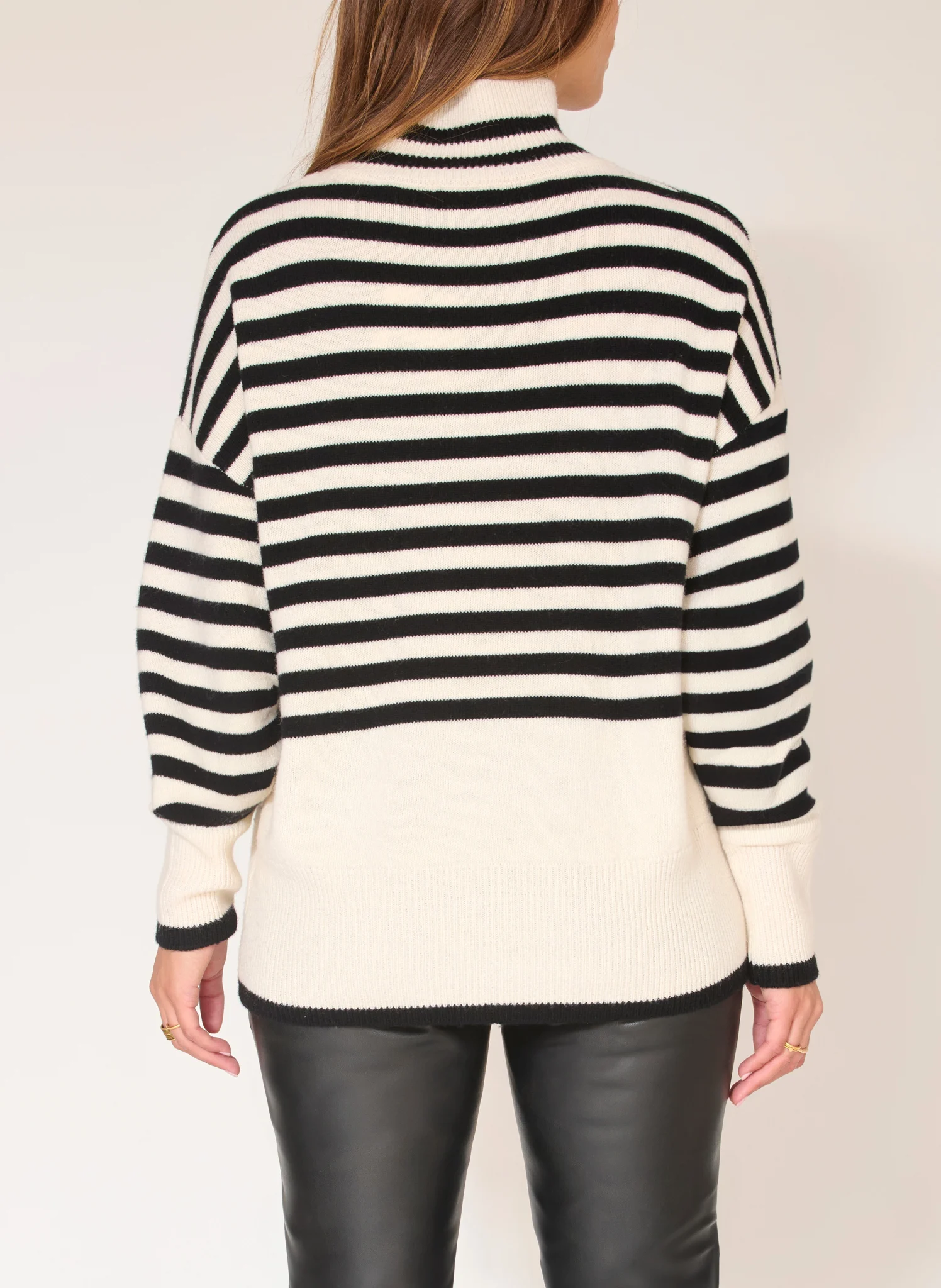 KURA - Pull oversize col montant en laine | Blanc