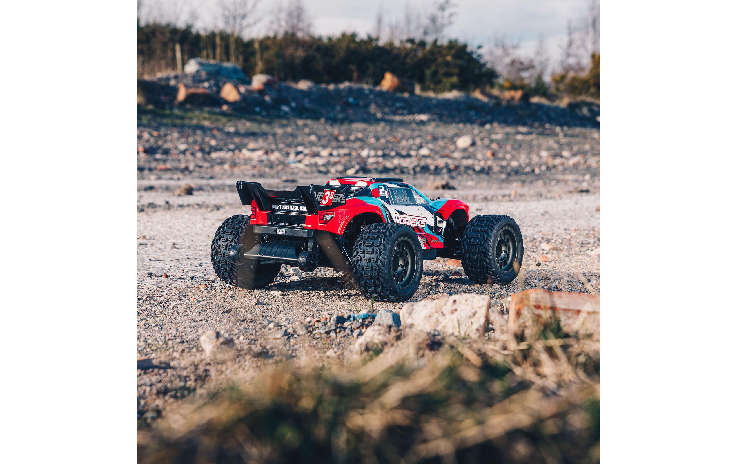 Stadium Truck Vorteks BLX3S 4x4 Rot ARTR, 1:10<br>Brushless Stadium Truck für Highspeed Bashing, ausgerüstet mit bewährter Spektrum Technik