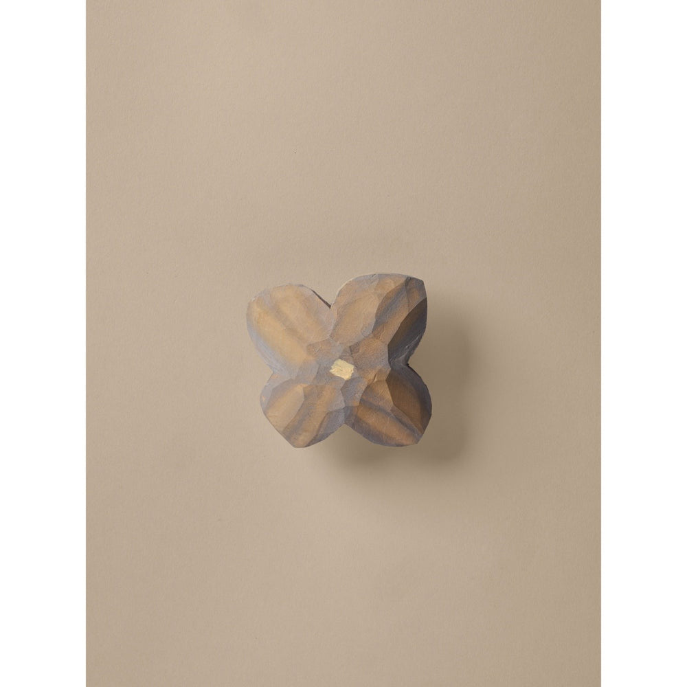 Køb Ferm Living Mist Blue Poesie Håndskåret Knage