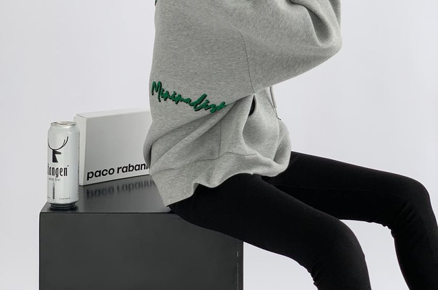 Essere - Oversized hoodie met geborduurde letters