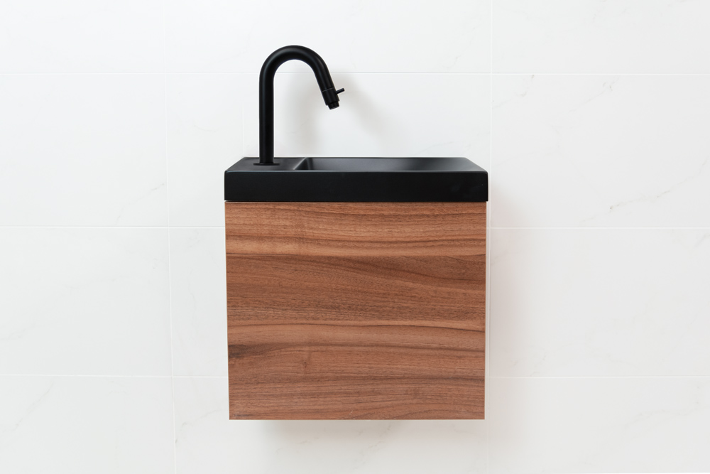 Sanigoods Minimo toiletmeubel 40cm walnut met matzwarte fontein met kraangat