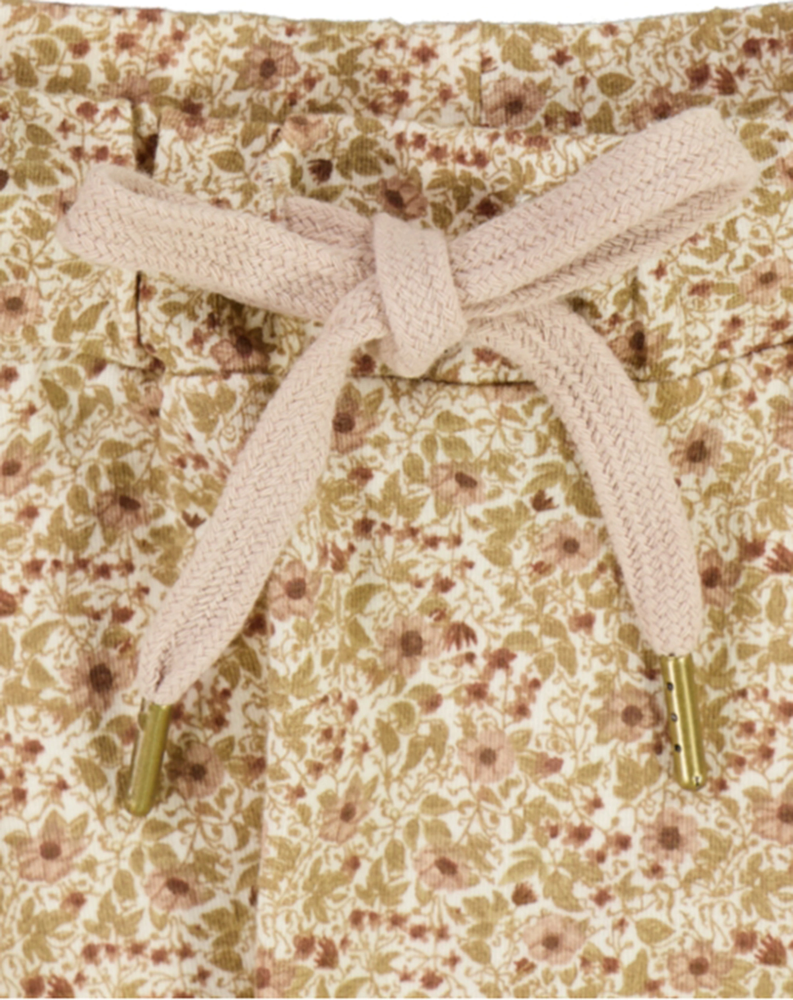 Rock ROSIE in eggshell flowers