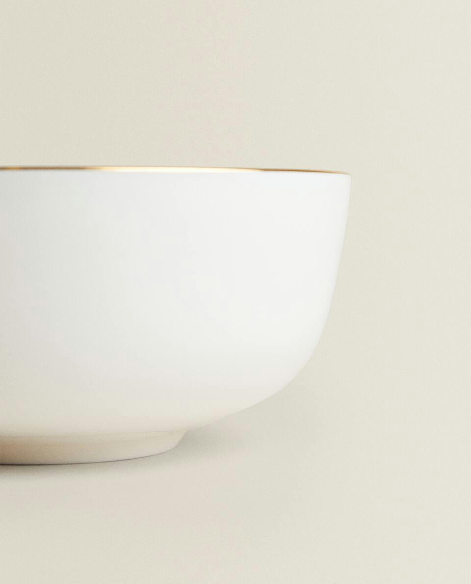 Tigela de porcelana fina com borda