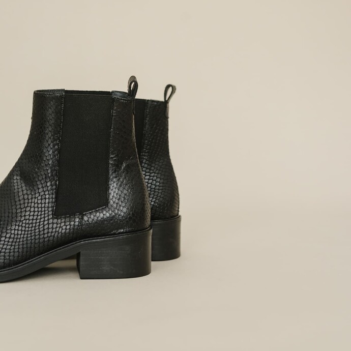 Bottines à talons  en cuir reptile noir