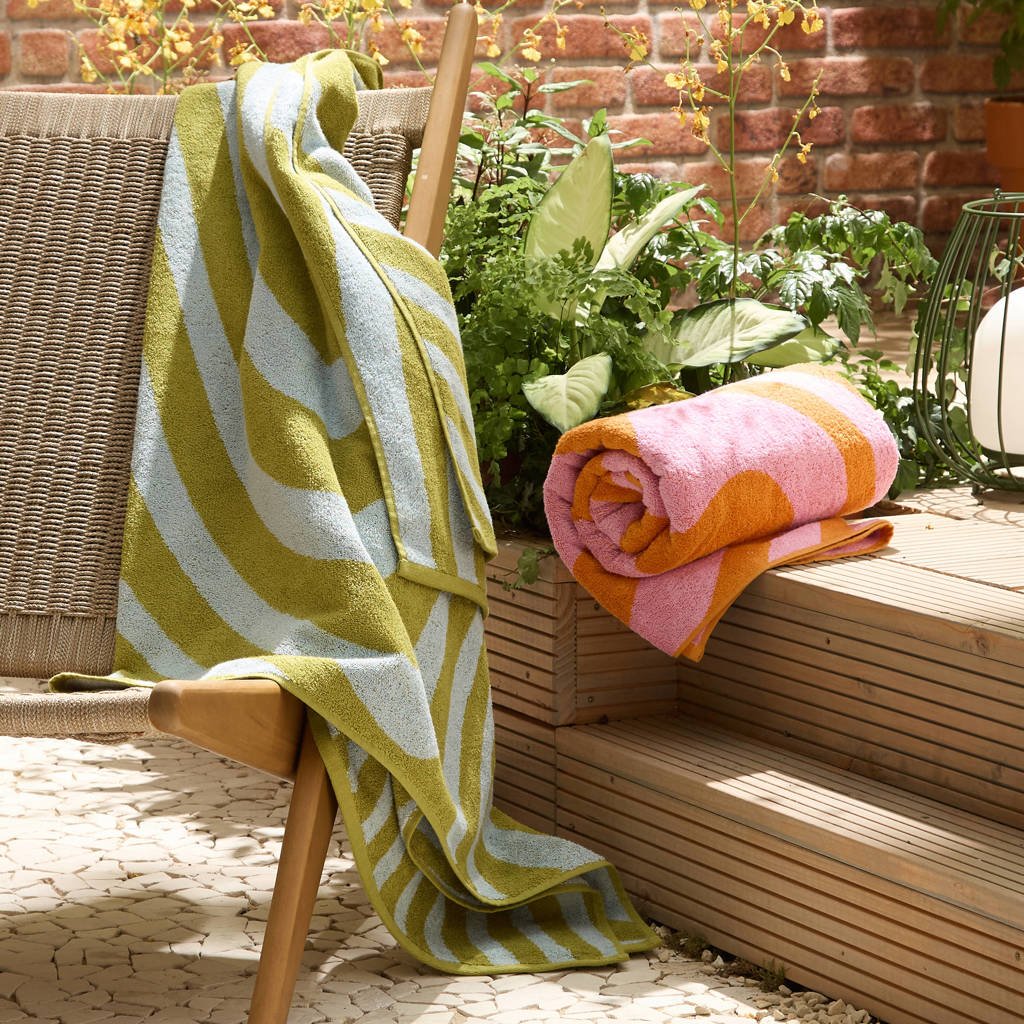 Perfecte strandhanddoek!strandlaken Swirl (roze) (180x100 cm)